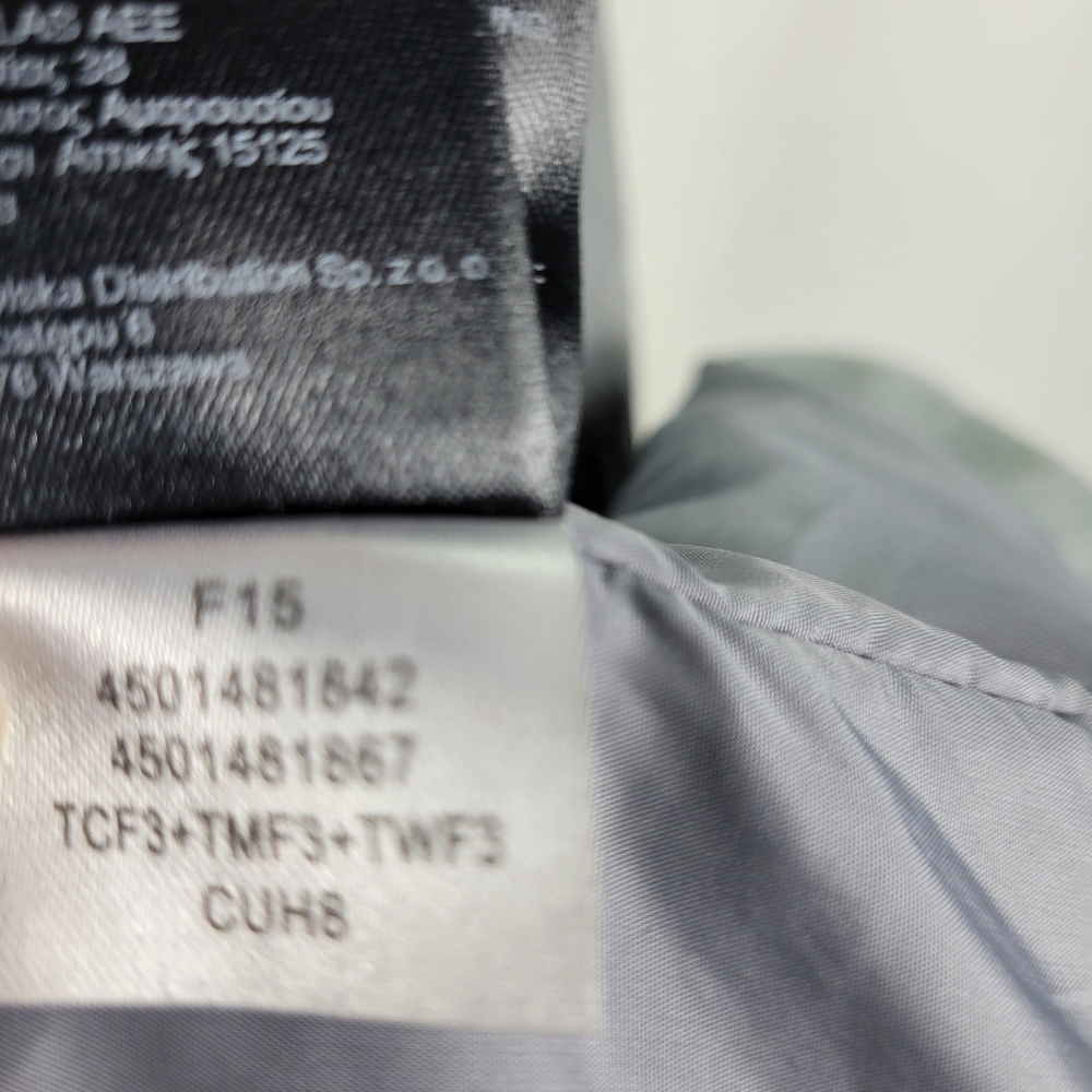 Womans The North Face HyVent Lightweight Jacket Gray/Pink size Small Hooded - Picture 16 of 16